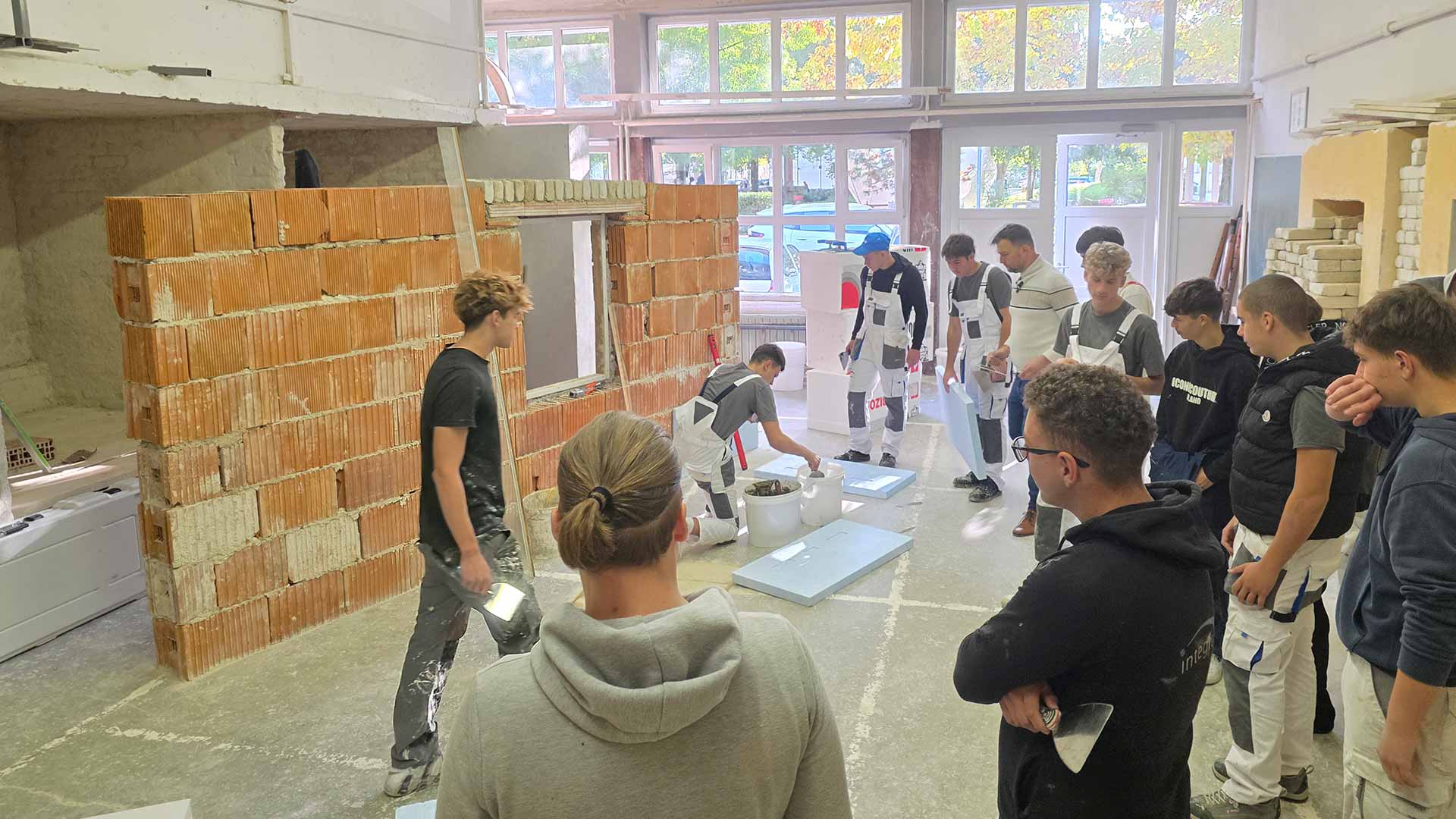 Featured image for “TOP CLeveR seminar za dijake Srednje gradbene šole in gimnazije Maribor – program Slikopleskarji in Zidarji”